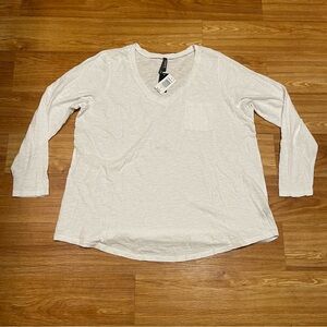NWT Torrid Premium Slub Long Sleeve V Neck Tee with Chest Pocket, Size 3 / 3X